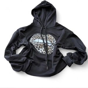Cropped Leopard Lip Hoodie‎